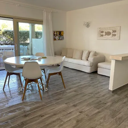 Like At N 12 Poolside Garden Apartamento